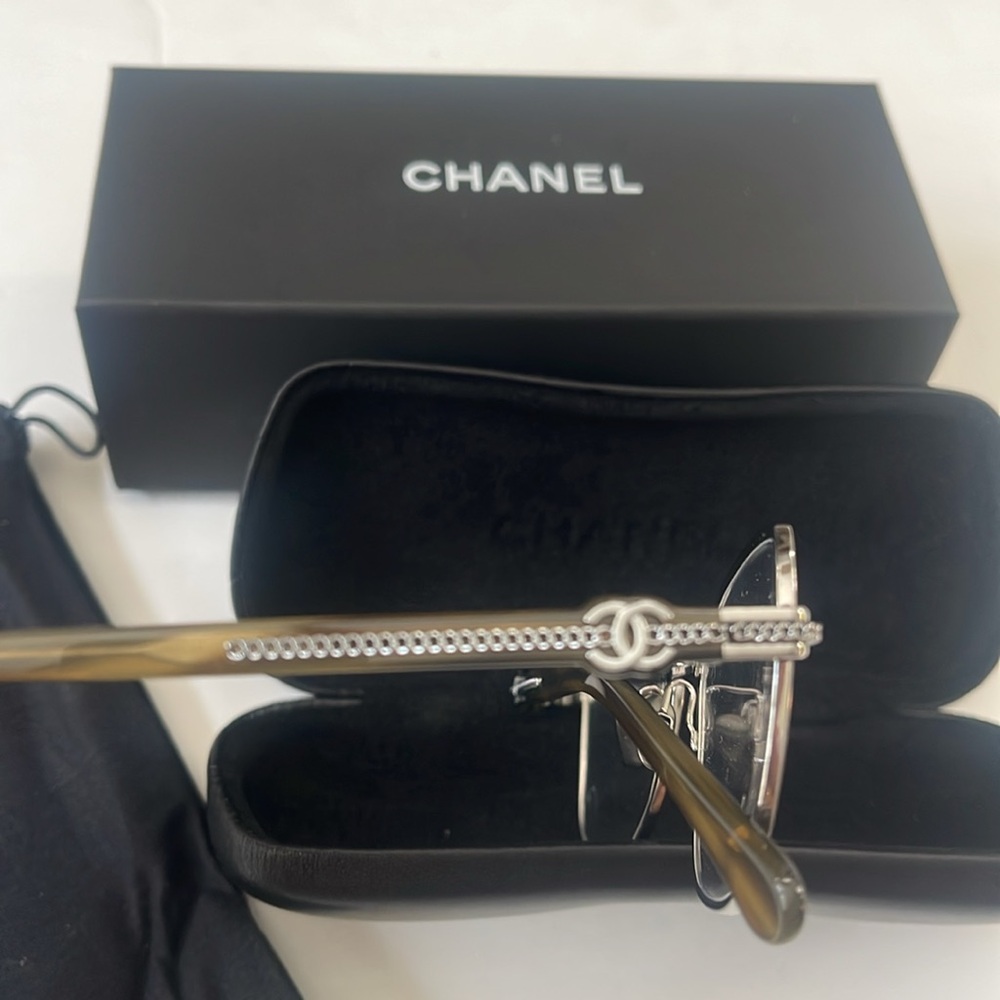 🆕 CHANEL Eyeglasses - Picture 3 of 11